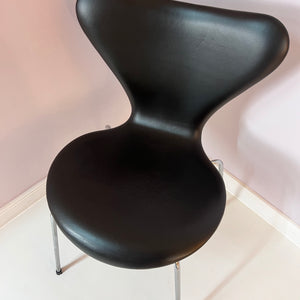 Polsterstuhl Serie 7 dunkelbraun Echtleder von Arne Jacobsen für Fritz Hansen