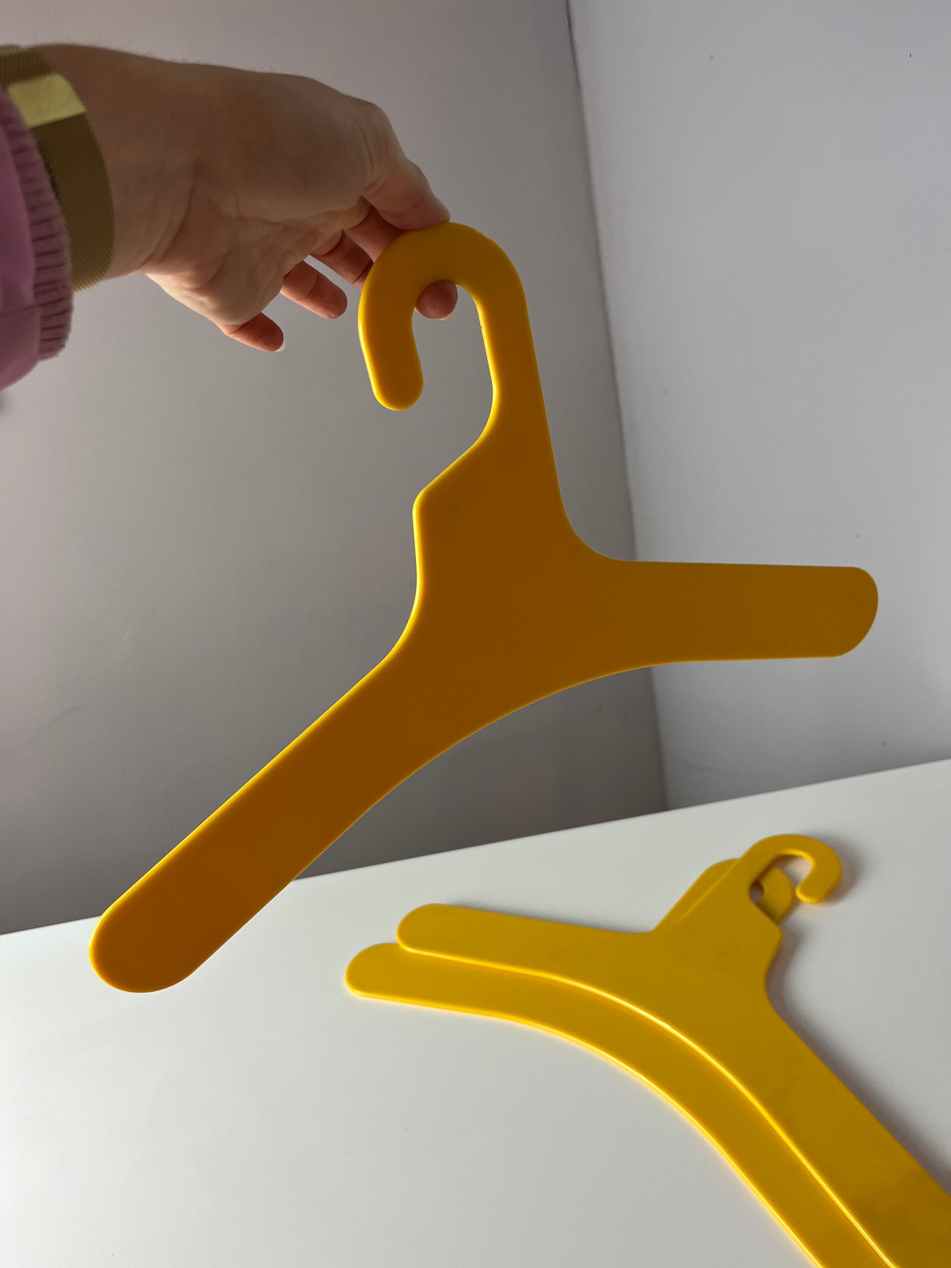 Set: 3x Kleiderbügel gelb