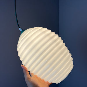 Hängelampe mint weiß Glas aus Dänemark