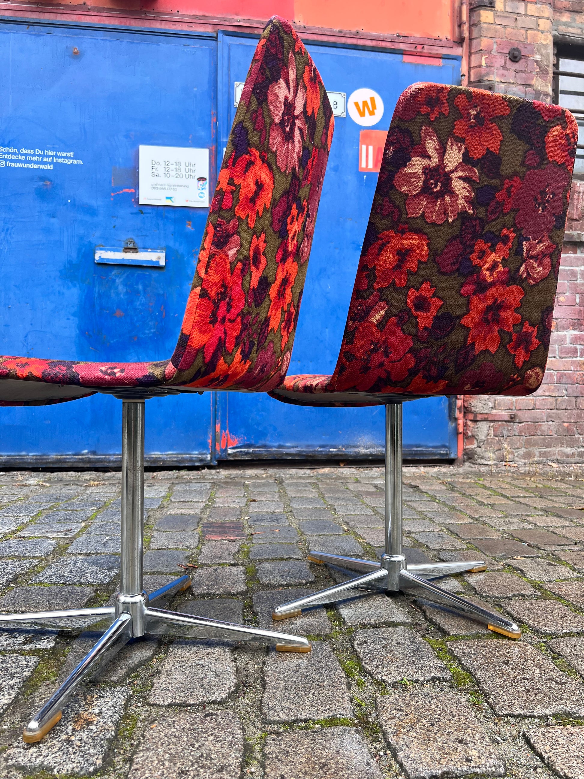 Set: 2x Drehstuhl rot floral von EKA Wohnmöbel