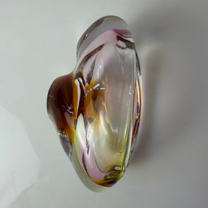 Aschenbecher rosa gelb Glas von Josef Rozinek für die Glashütte Nový Bor