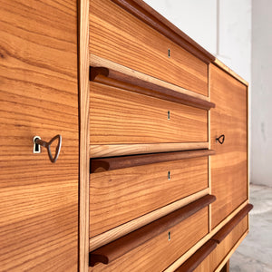Sideboard Esche mit Schranktüren und Schubladen