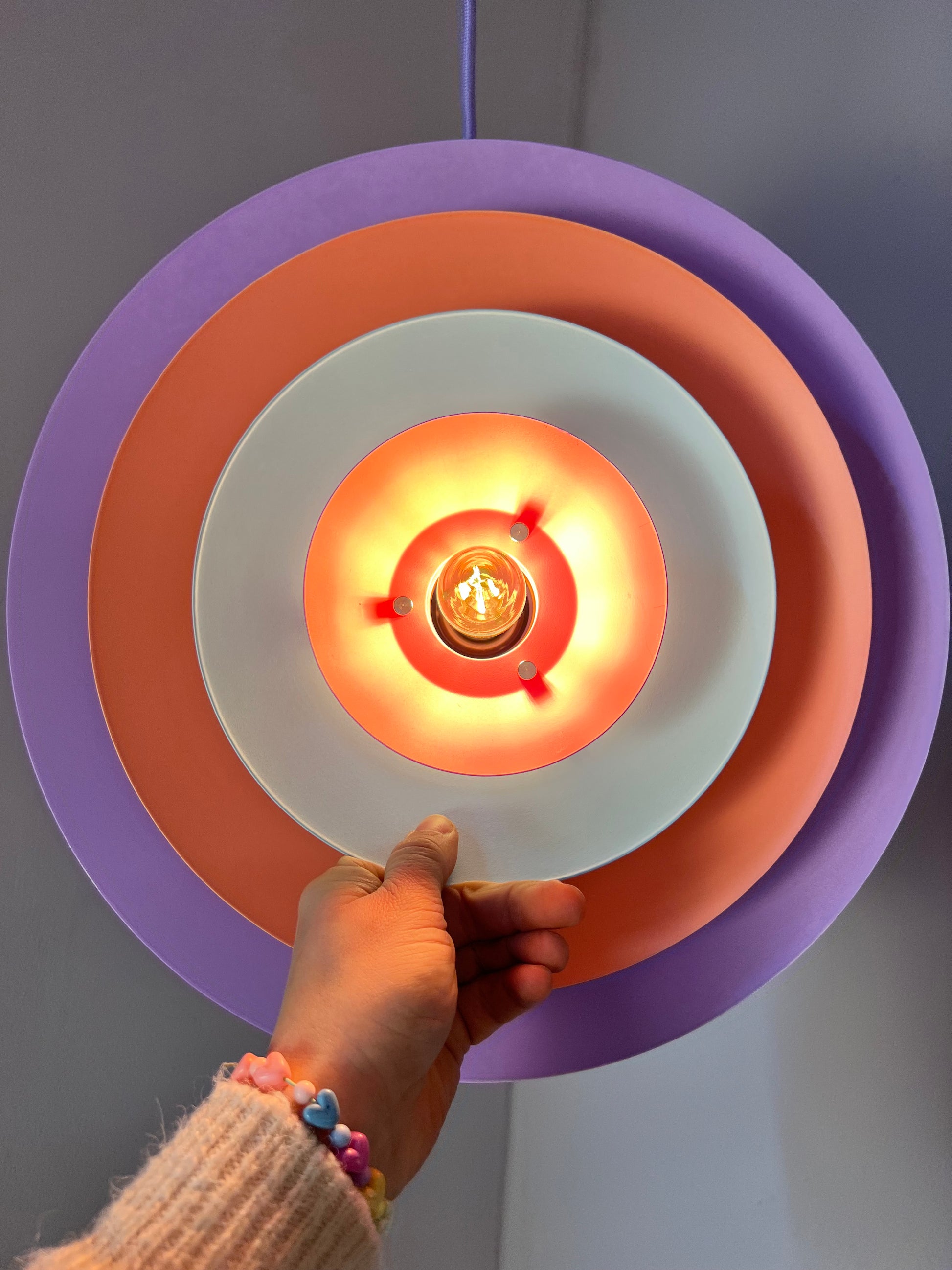 Lamellenlampe neu lackiert flieder peach pink aus Dänemark