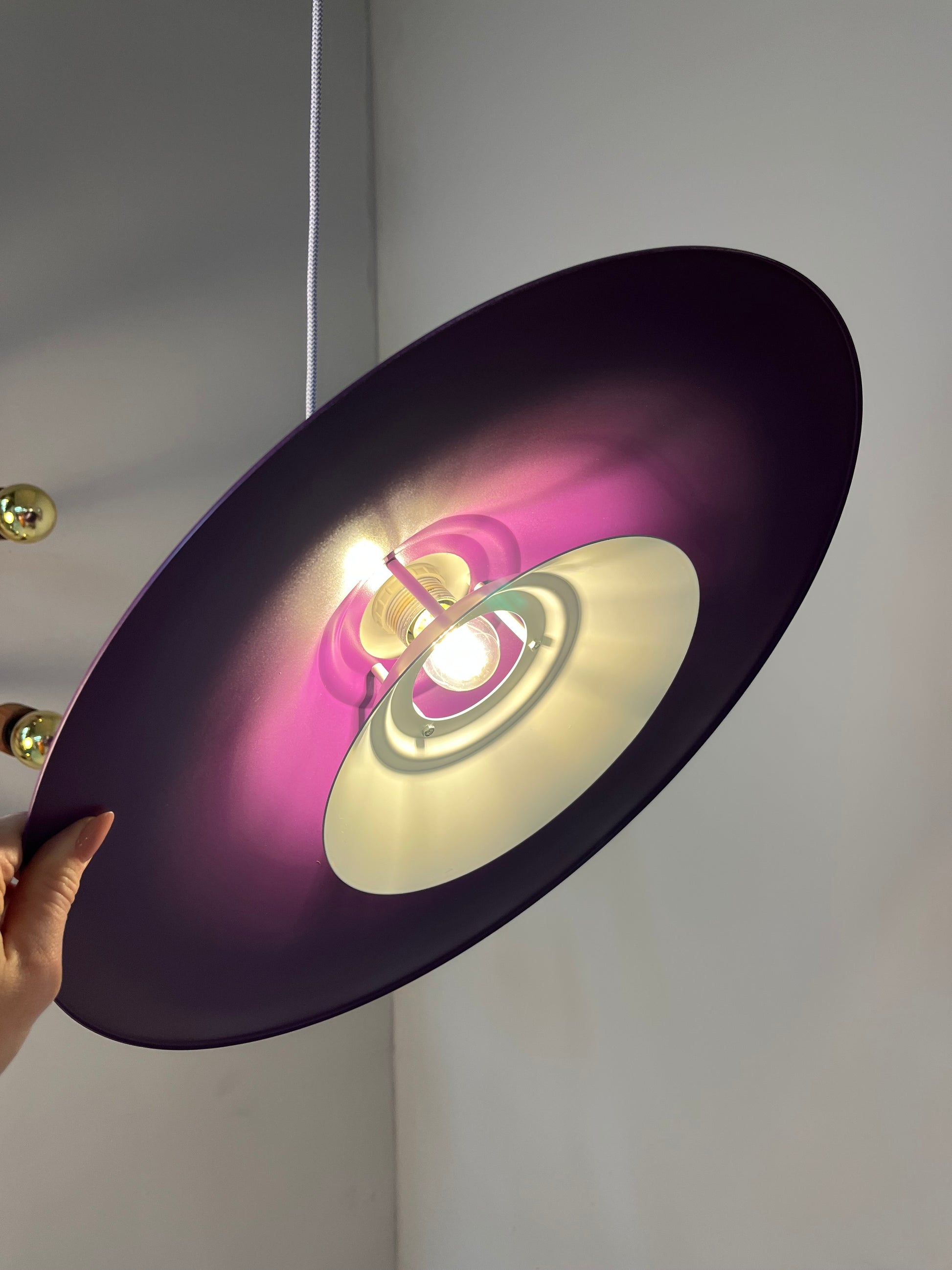 Trichterlampe lila flieder neu lackiert aus Dänemark