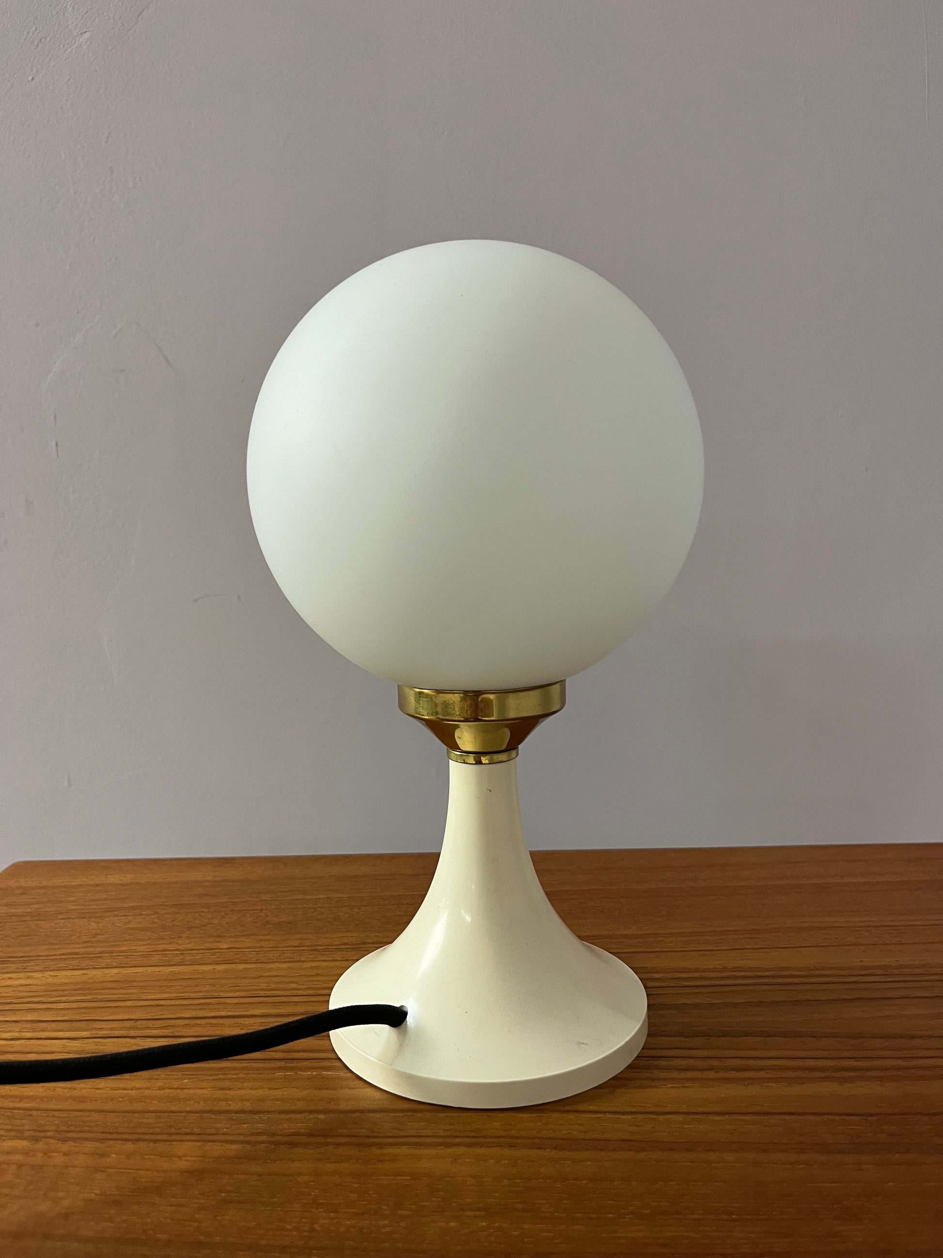 Kugeltischlampe Creme Messing von ETS Moderne Leuchten