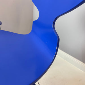 Ameise Stuhl Modell 3100 dreibeinig blau von Arne Jacobsen für Fritz Hansen