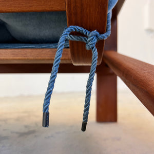 Sessel blau Samt und Teak Hochlehner