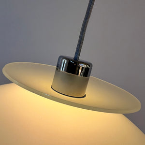 Lamellenlampe Milchglas Chrom aus Dänemark