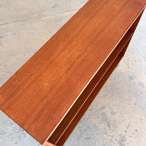 Regal Teak mit neuen Chromfüßen von Søborg Møbelfabrik