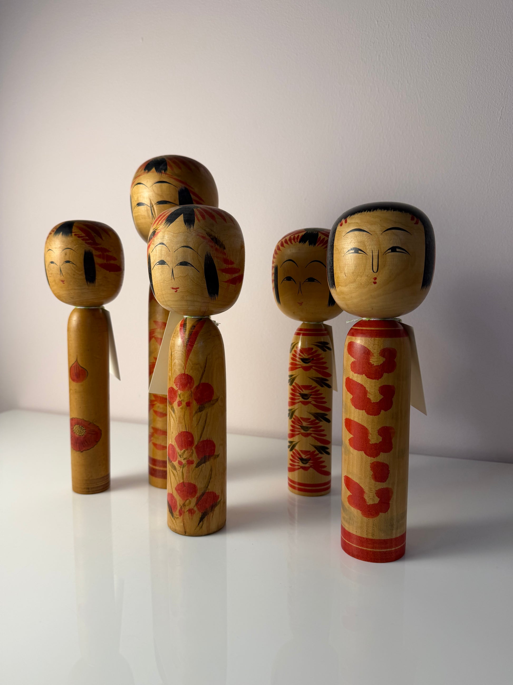 Japanische Kokeshi Holzfigur handbemalt