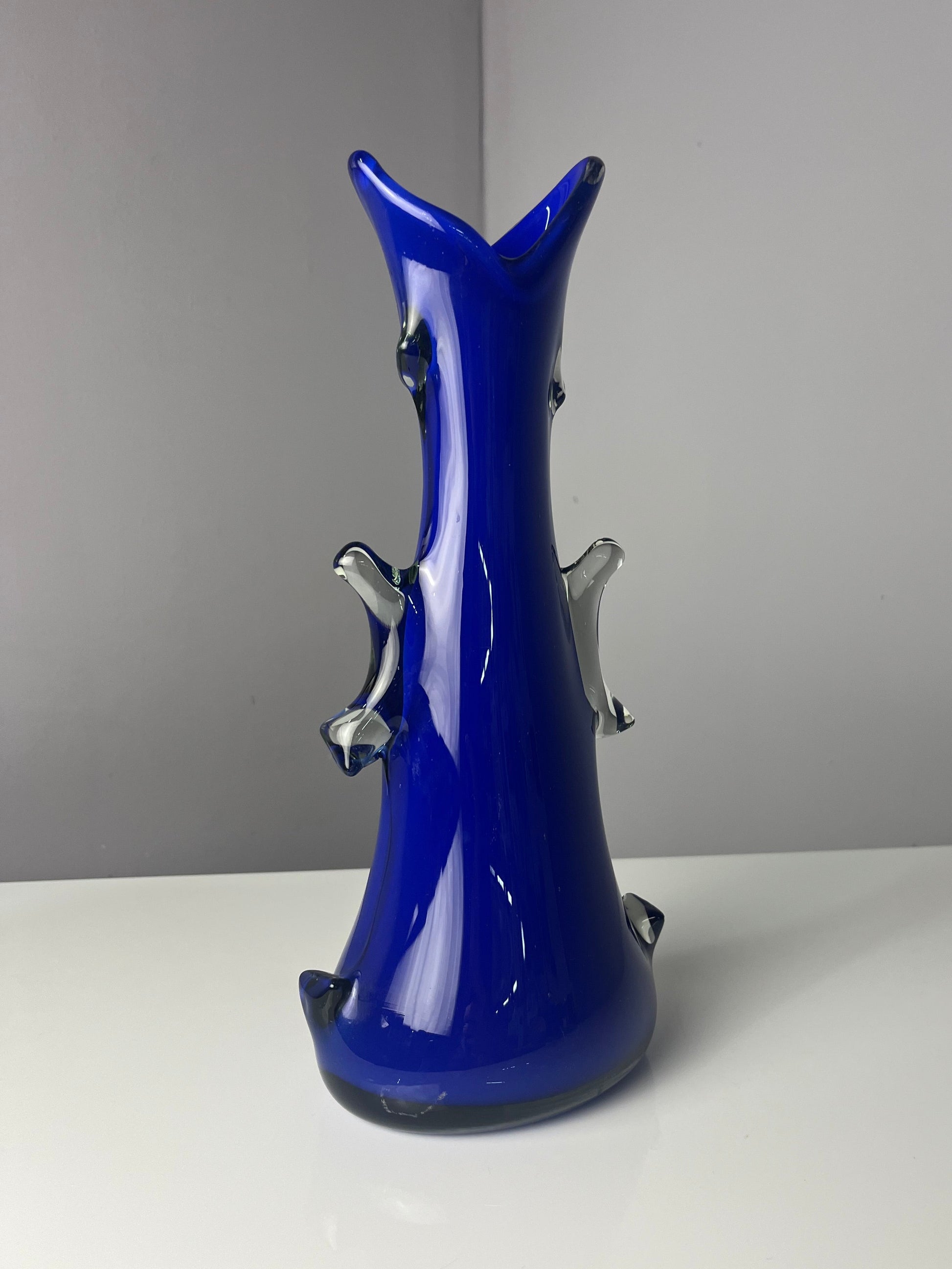 Vase Shark Fin blau Glas von HSG Tarnowiec