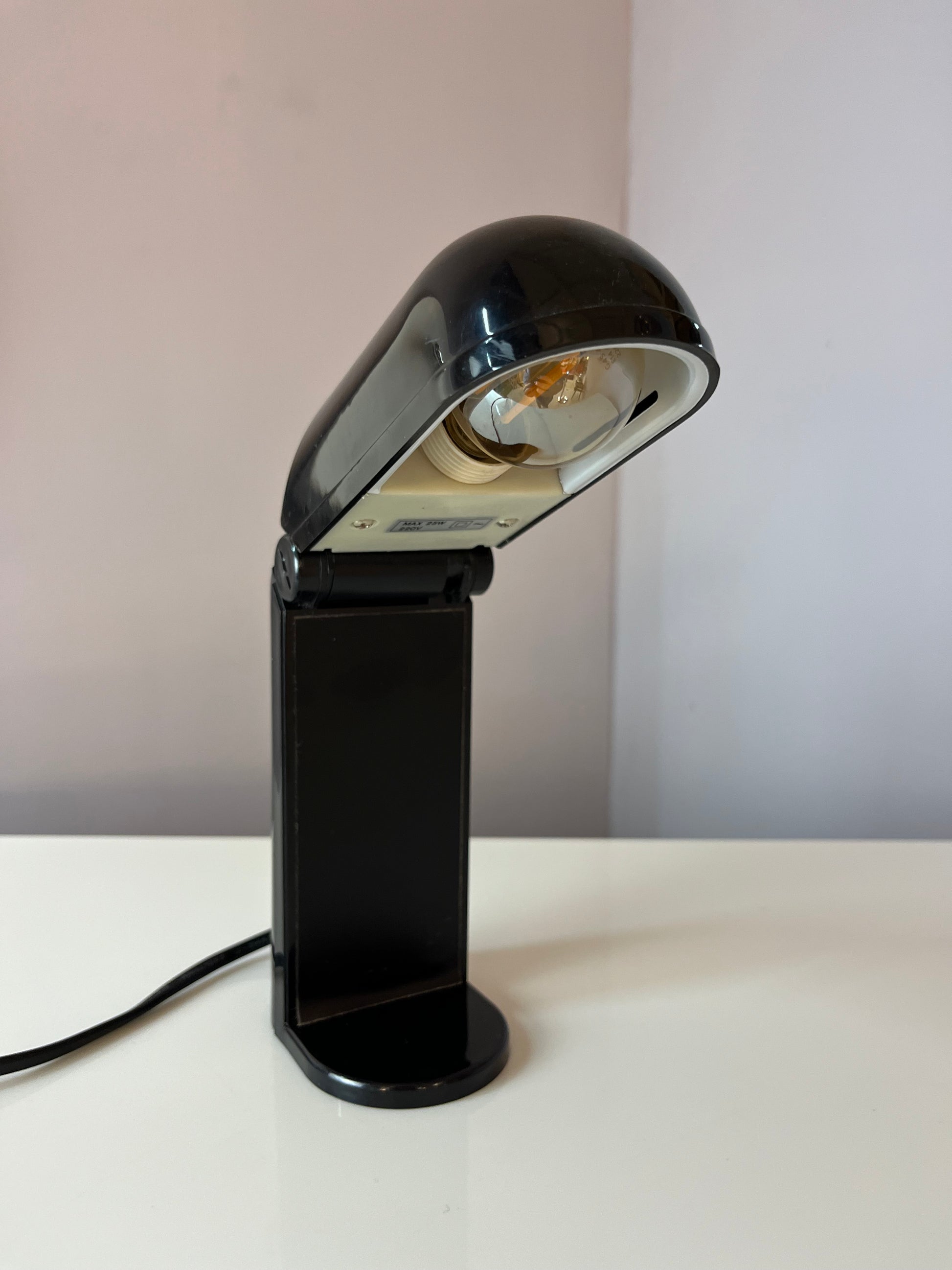Tisch- und Wandlampe Manon schwarz von Yamada Shomei