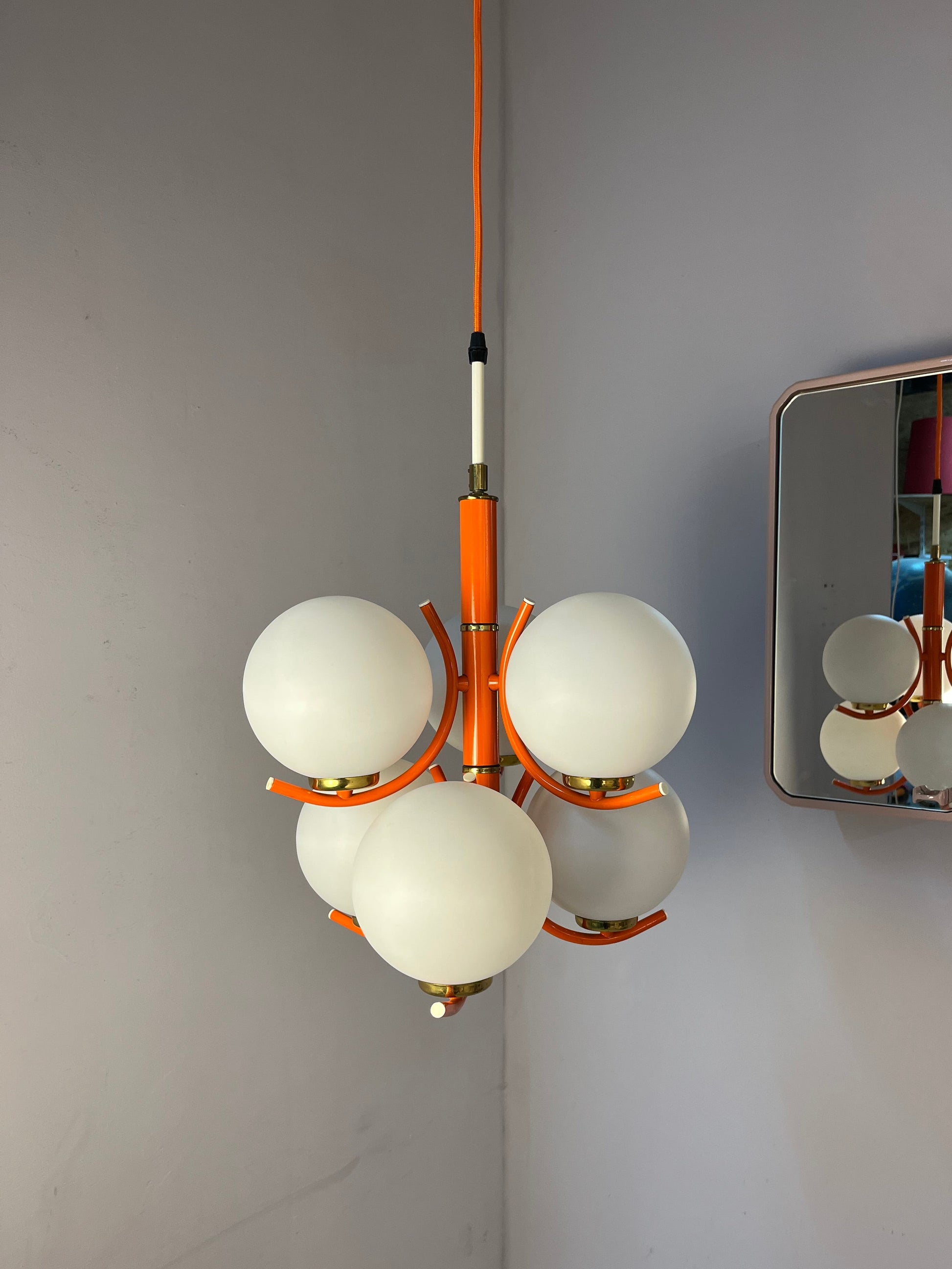 Kronleuchter weiß orange von Richard Essig