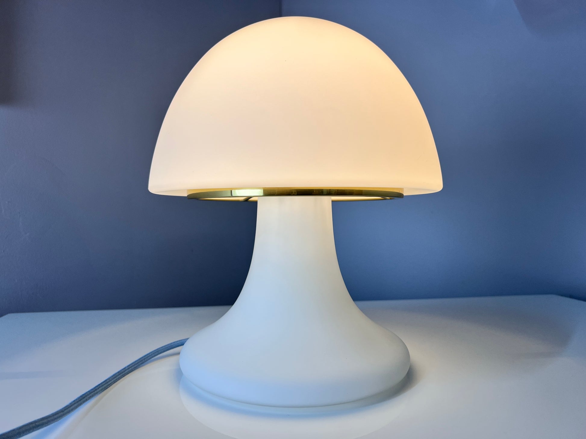 Mushroom Tischlampe weiß von Glashütte Limburg