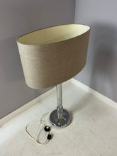 Lade das Bild in den Galerie-Viewer, Stehlampe Chrom mit grauem Schirm

