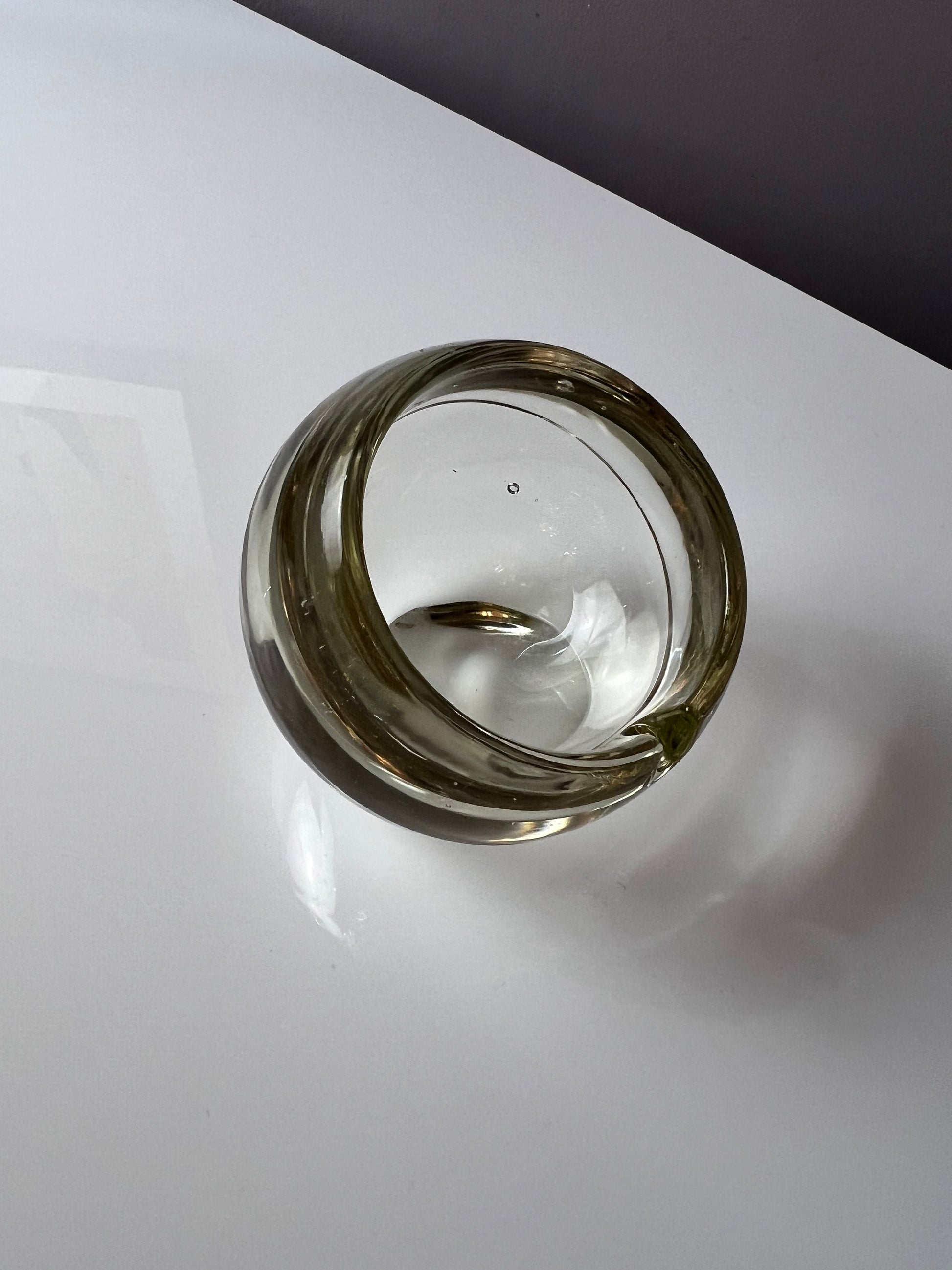 Kugelascher transparent Pressglas