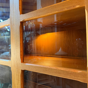 Rundbogen Vitrine Teak von Dyrlund