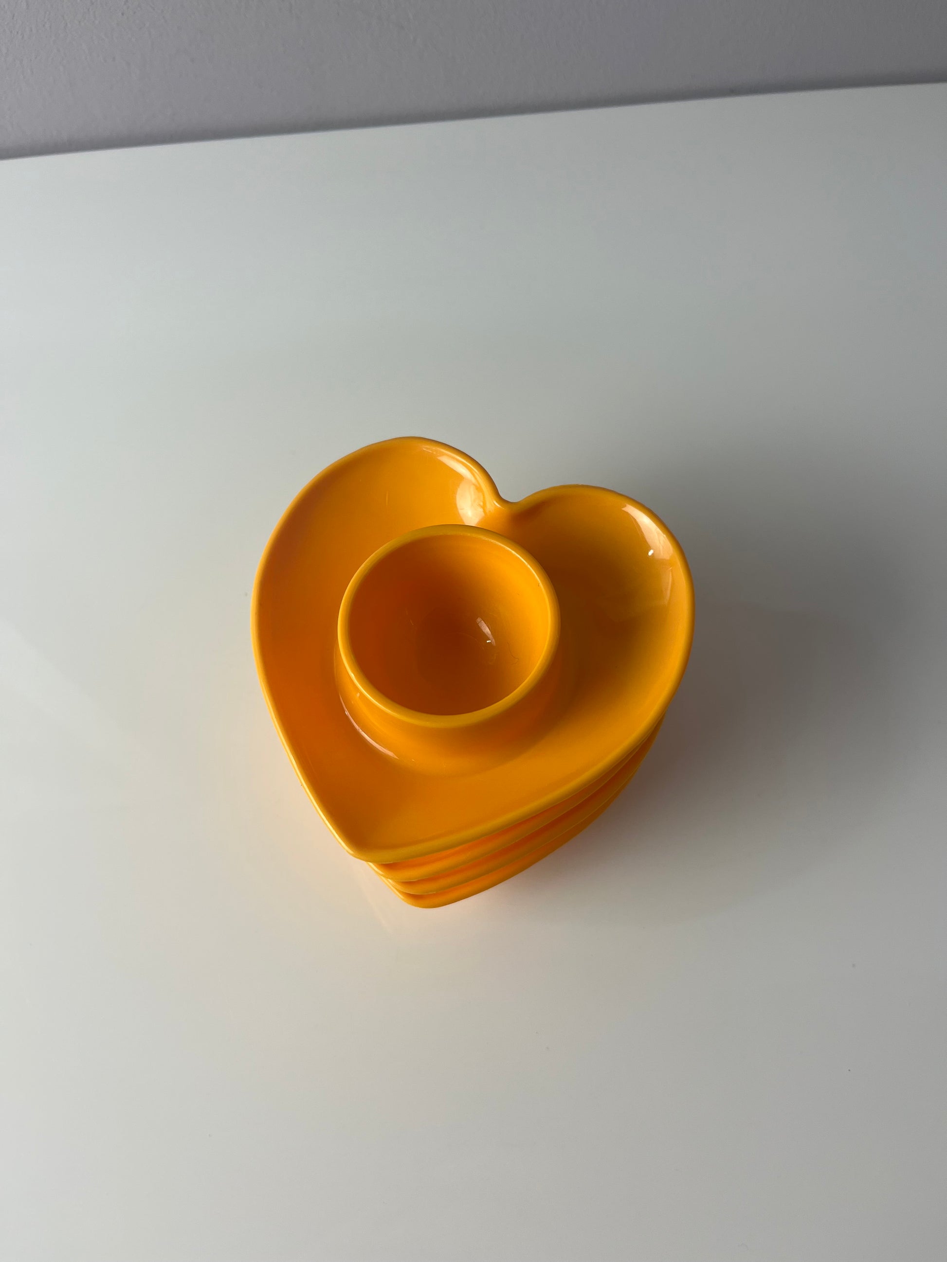 Set: 4x Eierbecher Herz gelb