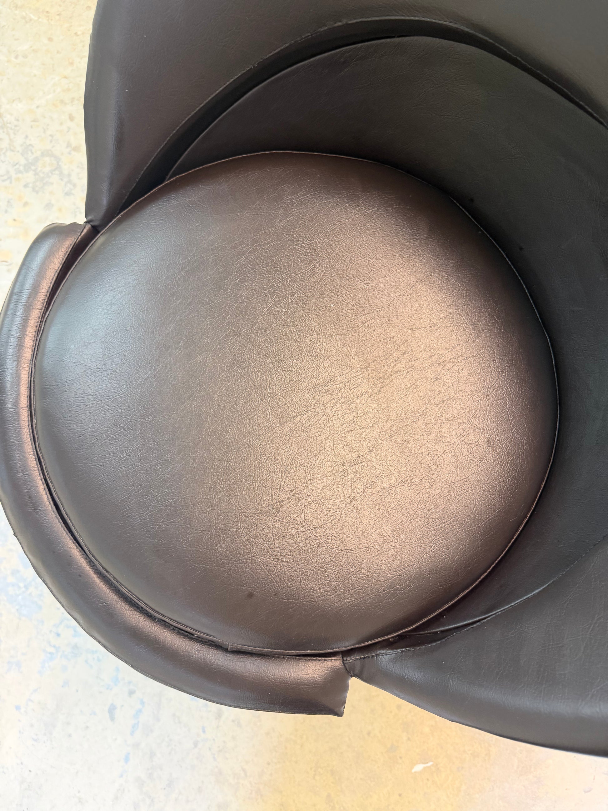 Cone Chair braunes Kunstleder von Verner Panton
