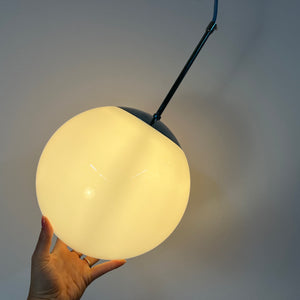 Kugellampe weiß Chrom Glas mit Stab