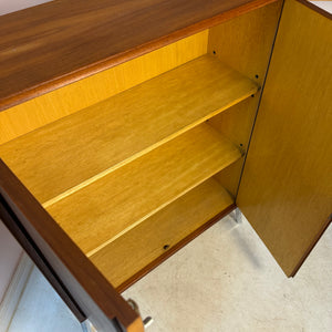 Schrank Teak mit Schloss & neuen Chromfüßen von Heinrich Riestenpatt