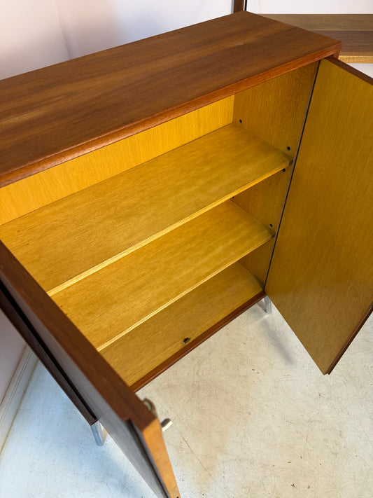 Schrank Teak mit Schloss & neuen Chromfüßen von Heinrich Riestenpatt
