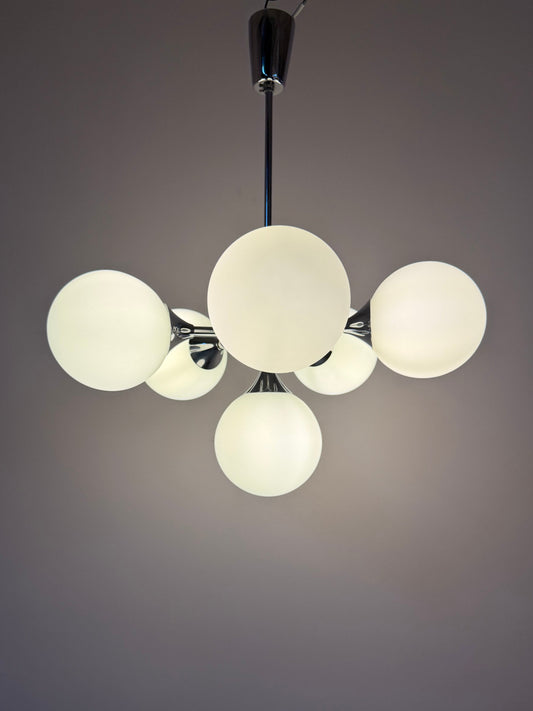 Sputnik Kronleuchter Chrom Opalglas