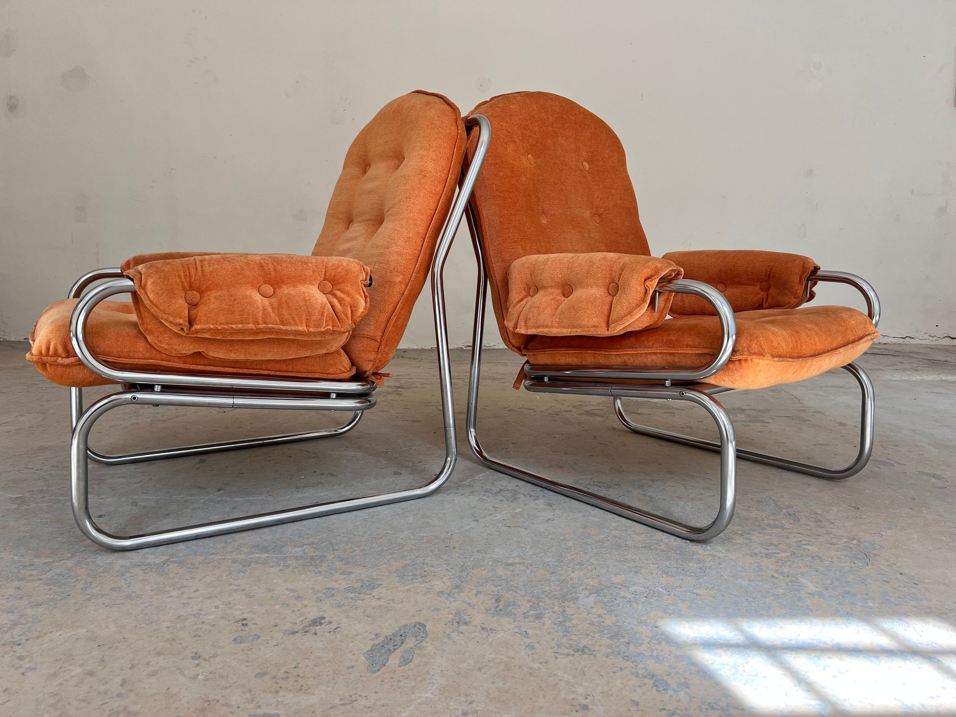 Sessel Halina orange Chrom von Hellerau