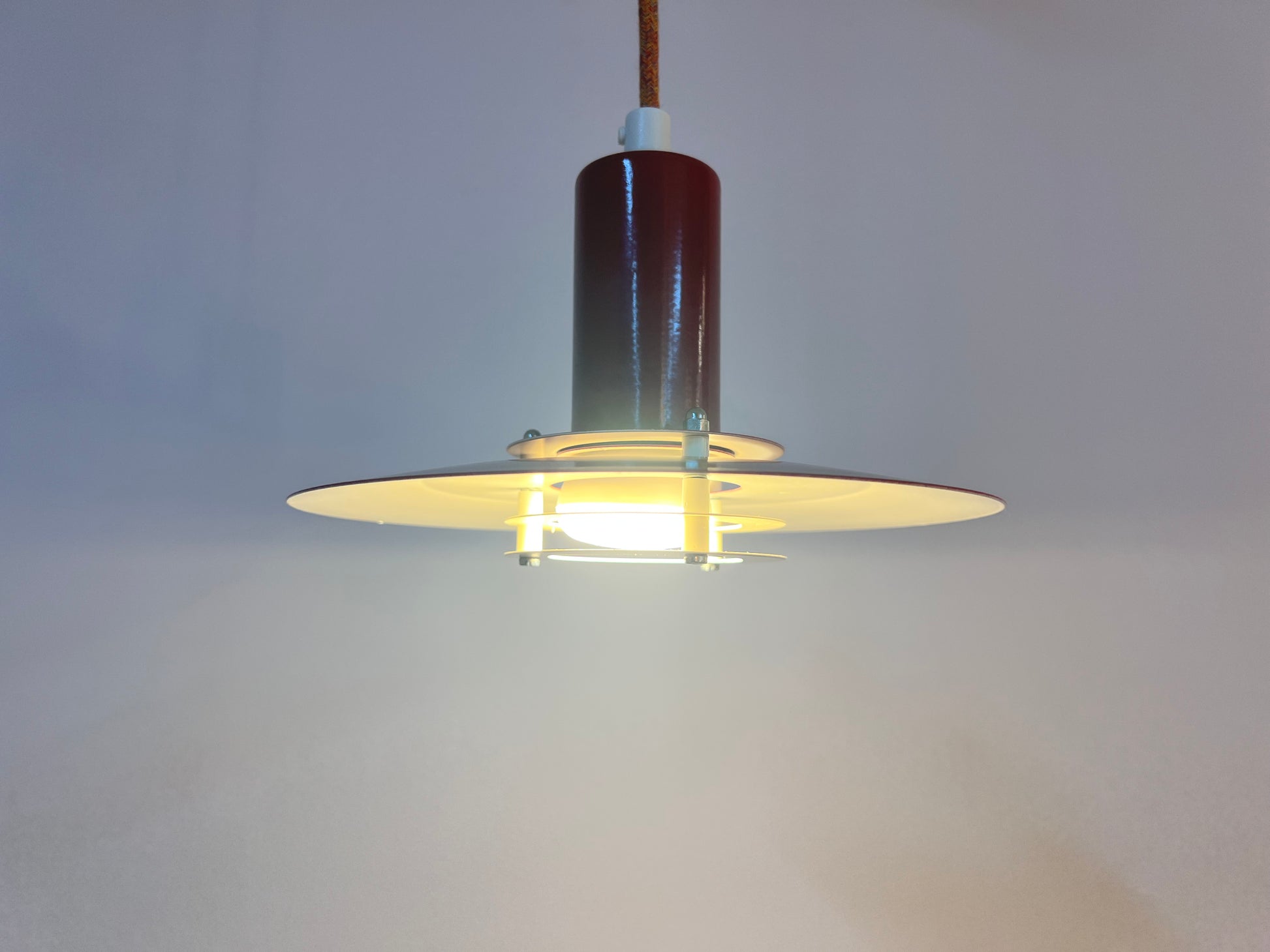 Lamellenlampe Typ 4020 dunkelrot von LYFA