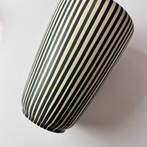 Handbemalte Vase creme schwarz von Maria Köhler für Villeroy & Boch
