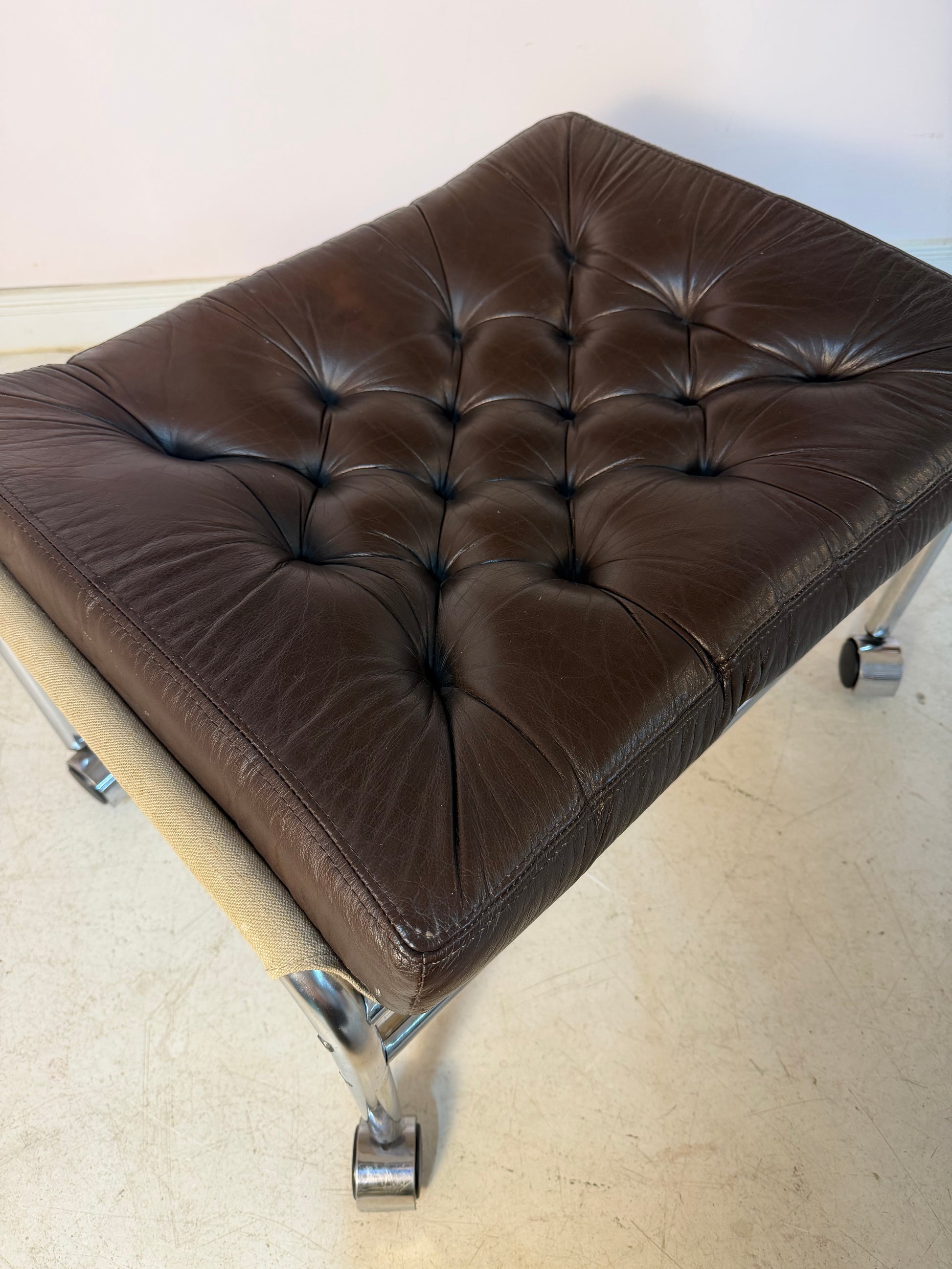 Hocker Modell Bore dunkelbraun Chrom von Noboru Nakamura für IKEA