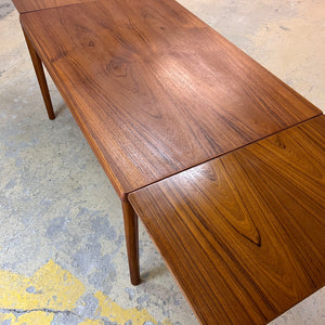 Ausziehbarer Esstisch Teak von Henning Kjærnulf