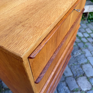 Tallboy Kommode Eiche mit Schloss aus Dänemark