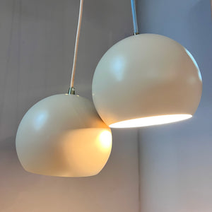 Set: 2x Kugellampe neu lackiert creme