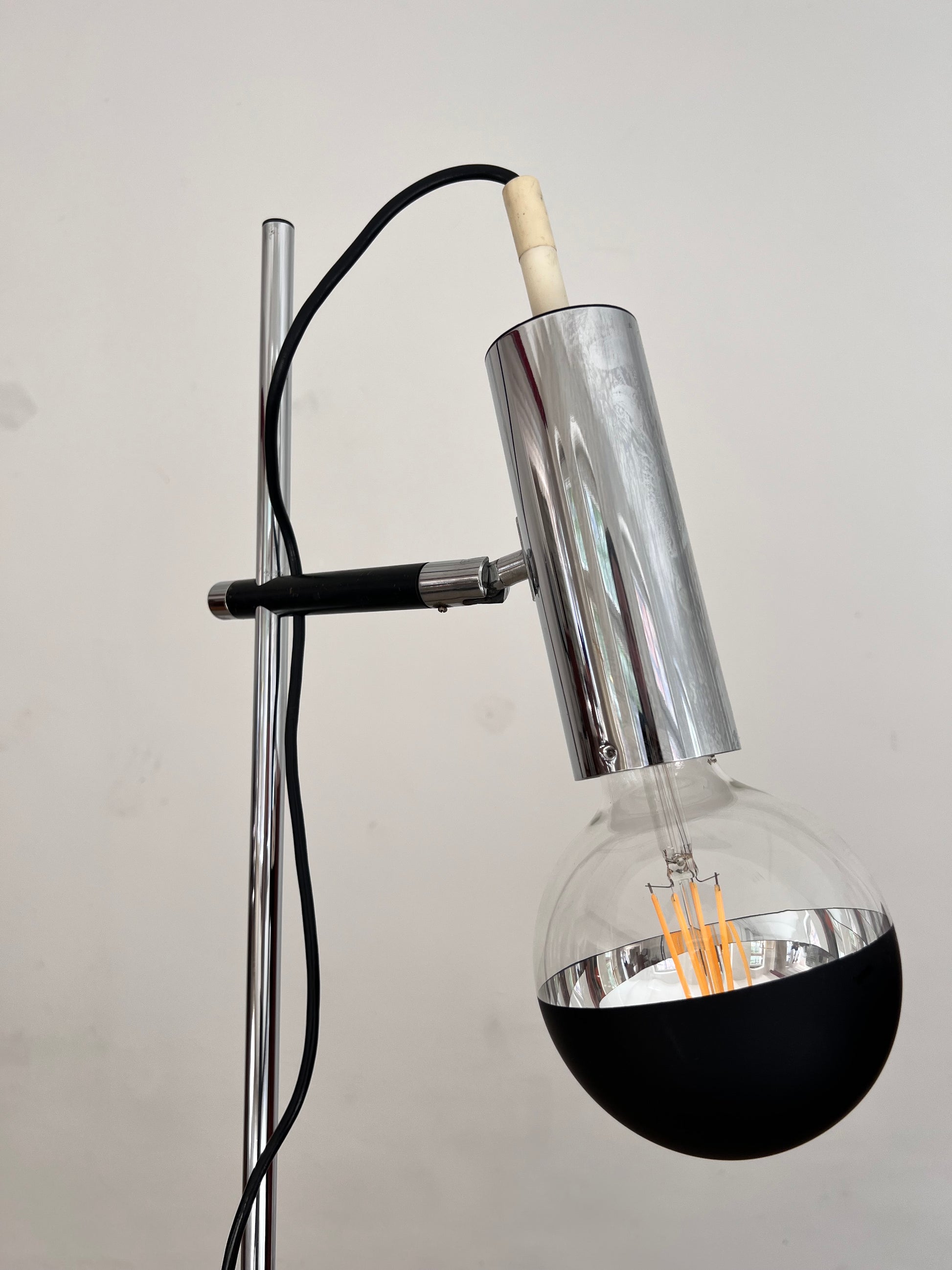 Stehlampe Chrom von STAFF