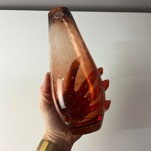 Vase orangebraun mit Einschlüssen
