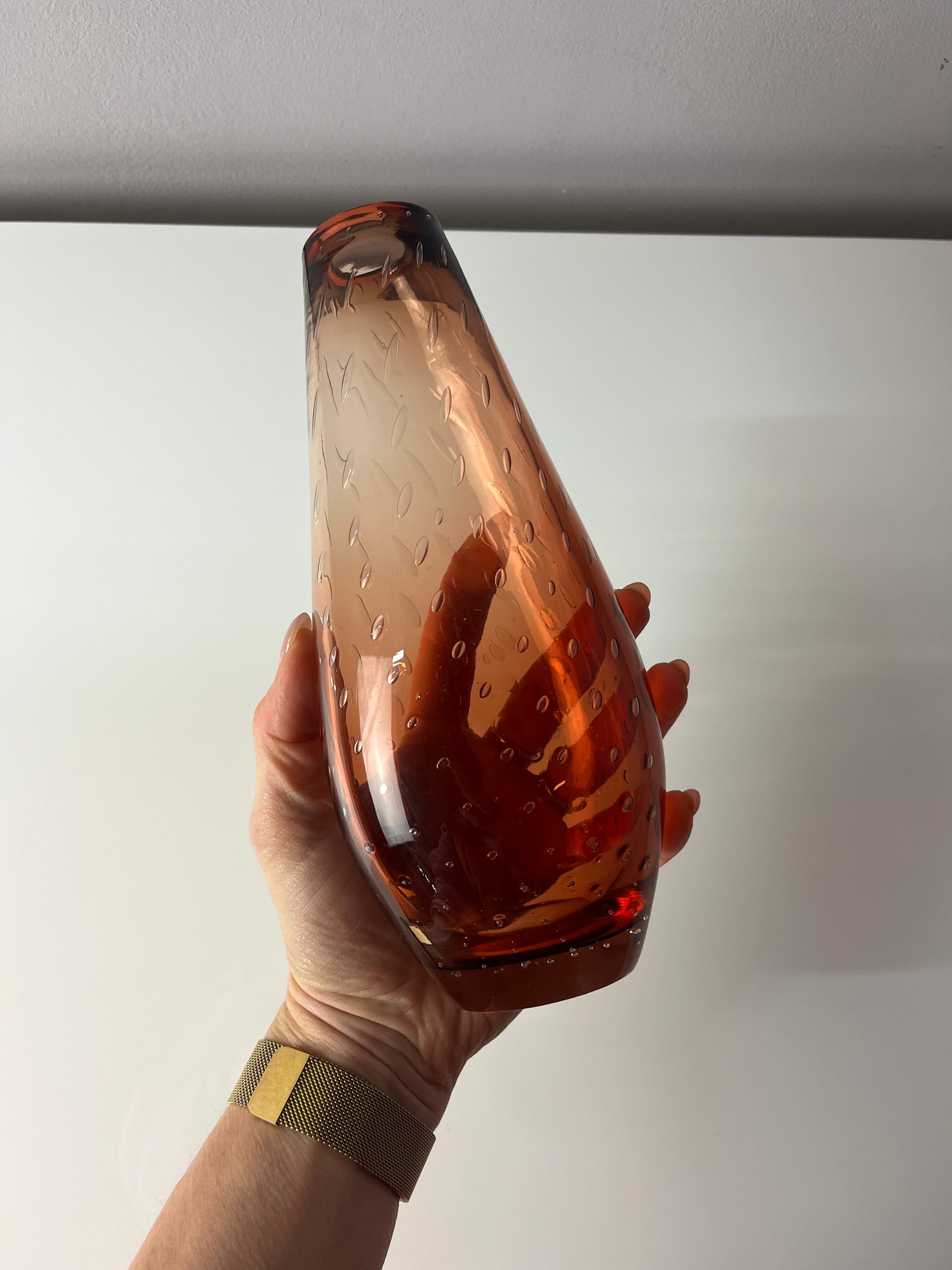Vase orangebraun mit Einschlüssen