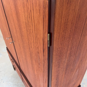 Büroschrank Teak mit Schloss aus Dänemark