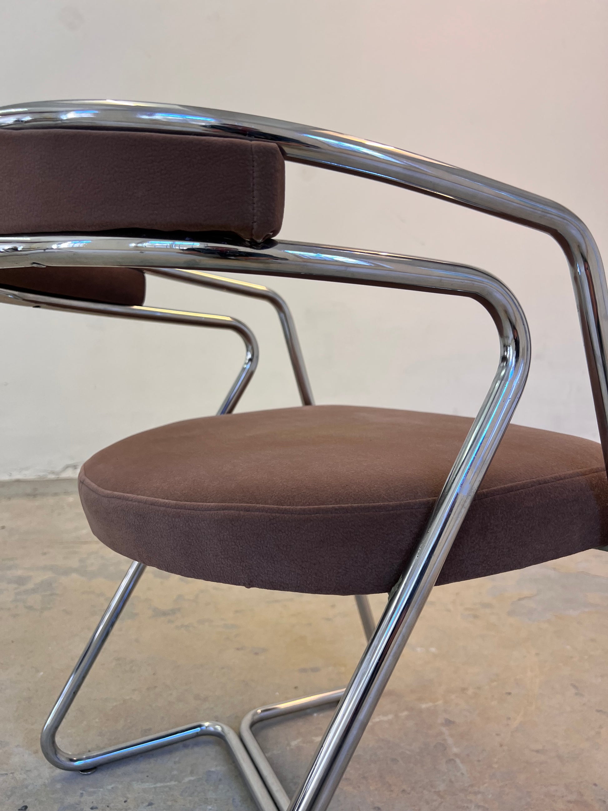 Set: 4x Polsterstuhl Chrom mit braunem Velour