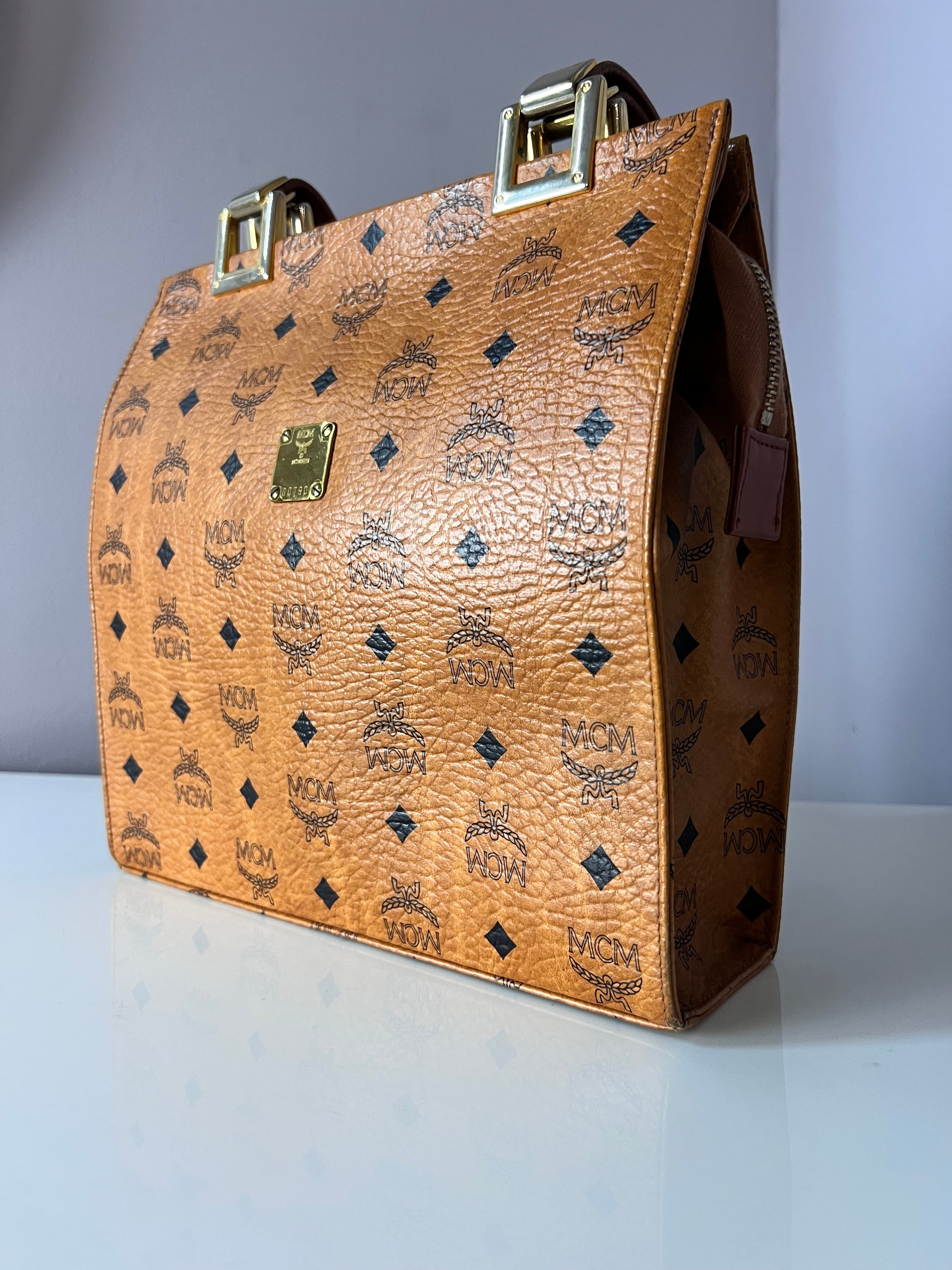 Vintage Designerhandtasche MCM Modell 02031