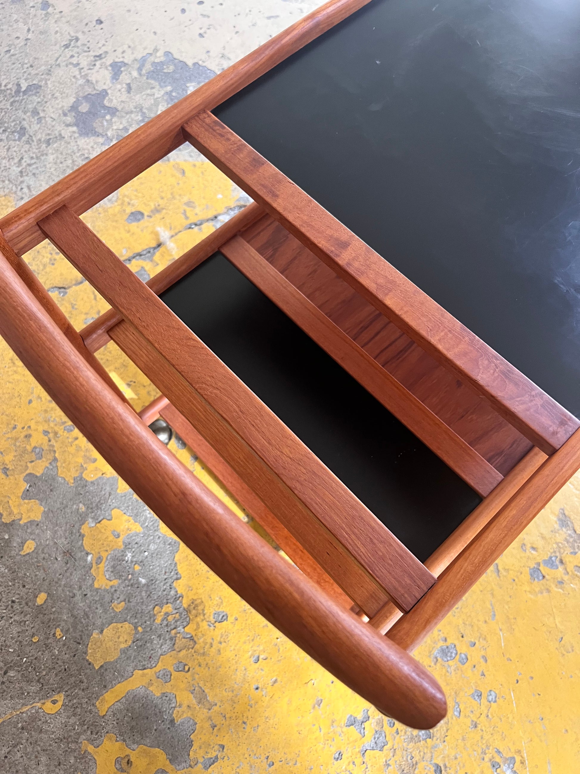 Barwagen Teak von Nissen Dänemark