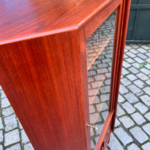 Eckschrank Teak mit Glastür und Schloss