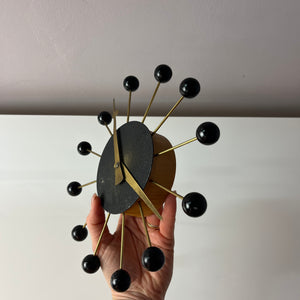 Wanduhr Holz Messing im Stil von George Nelson