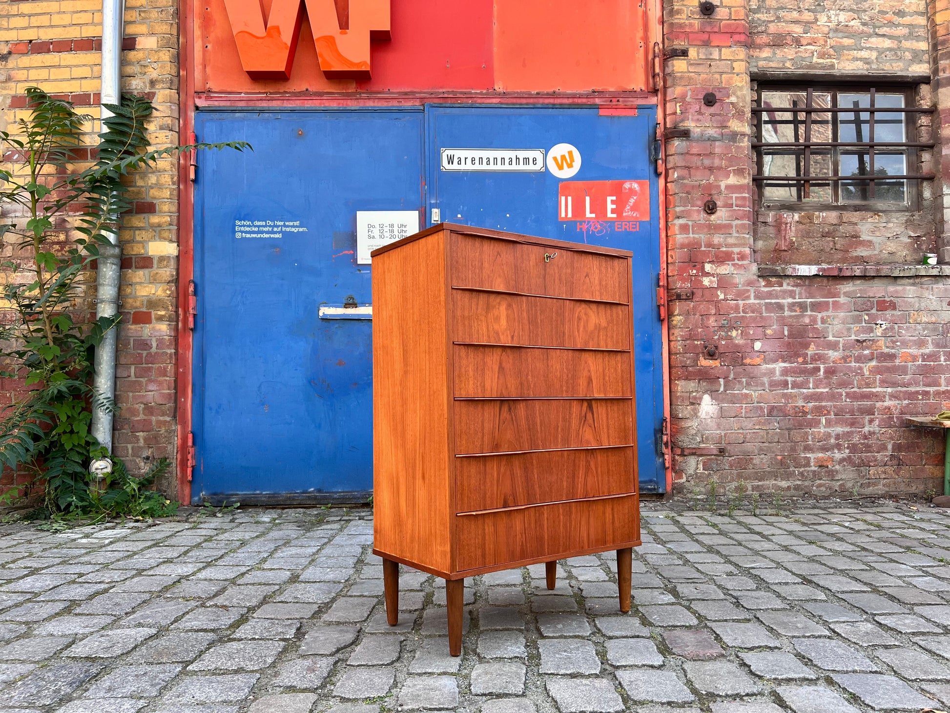 Kommode Teak mit Schloss aus Dänemark
