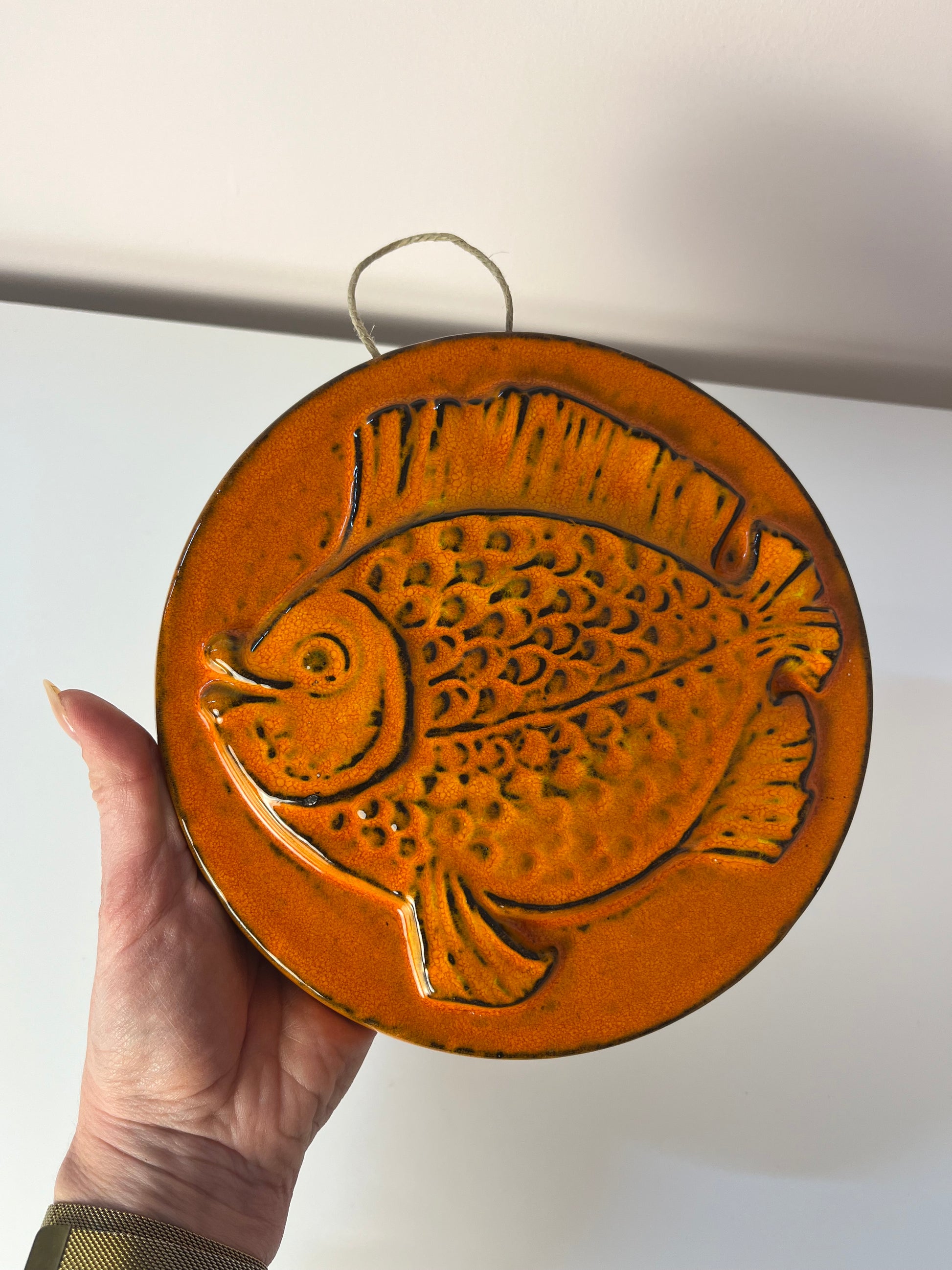 Set: Relief Wandteller Igel Pferd Fisch orange Keramik