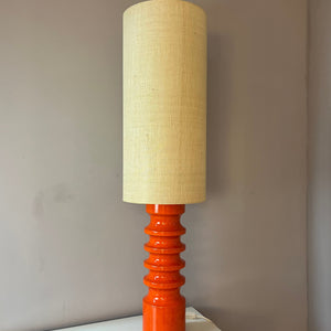 Stehlampe orange Keramik mit Wollschirm