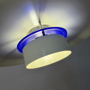 Lammellenlampe weiß mit blauem Akzent aus Dänemark