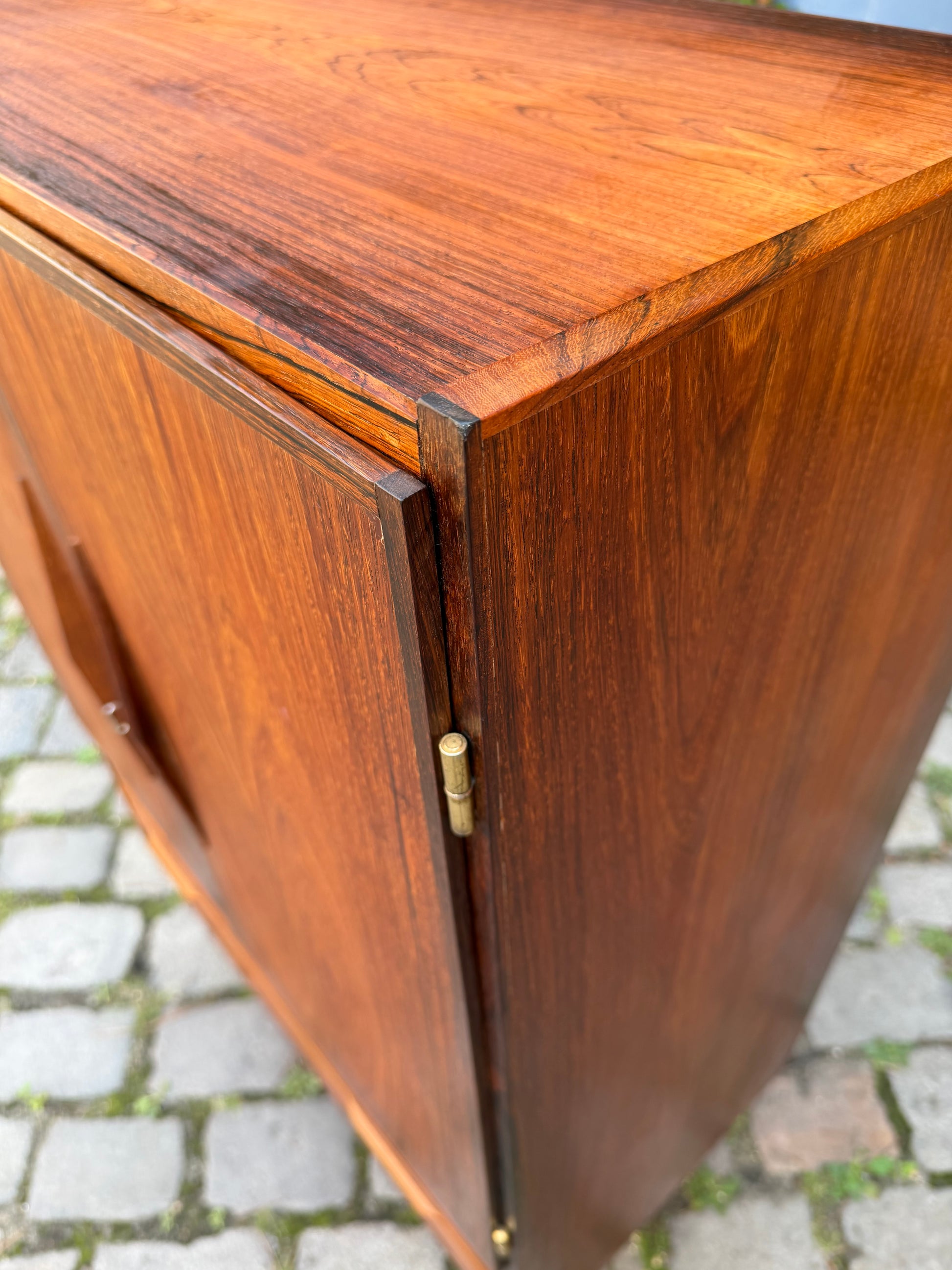 Kommodenschrank mit Flügeltüren & Schloss aus Dänemark
