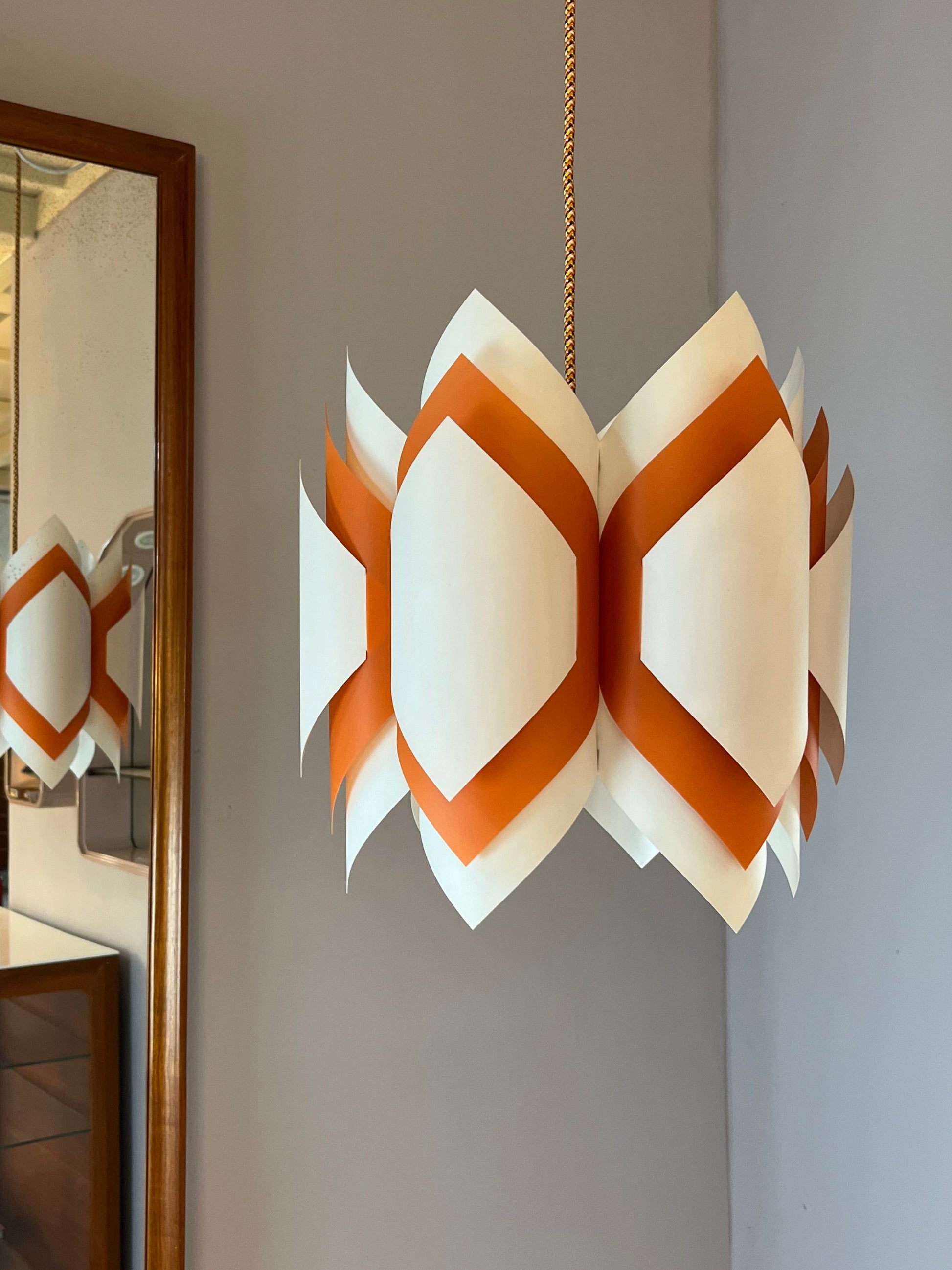 Hängelampe Ballet orange weiß von Lars Schiøler für P.J. Høyrup