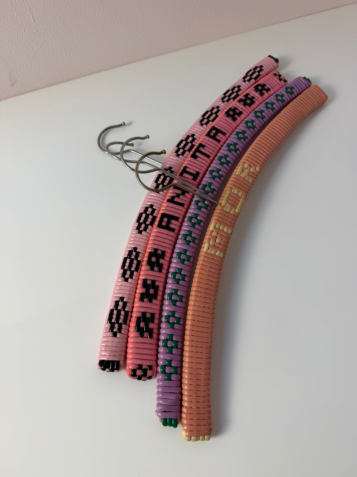 Set: 4x Kleiderbügel lila pink